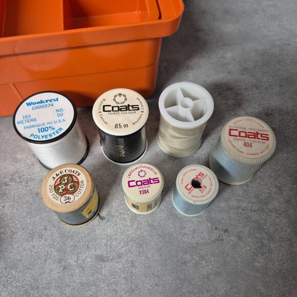Vintage Tupperware Tuppercraft Stow N Go Sewing Box and Gutermann Thread Lot - Picture 9 of 15